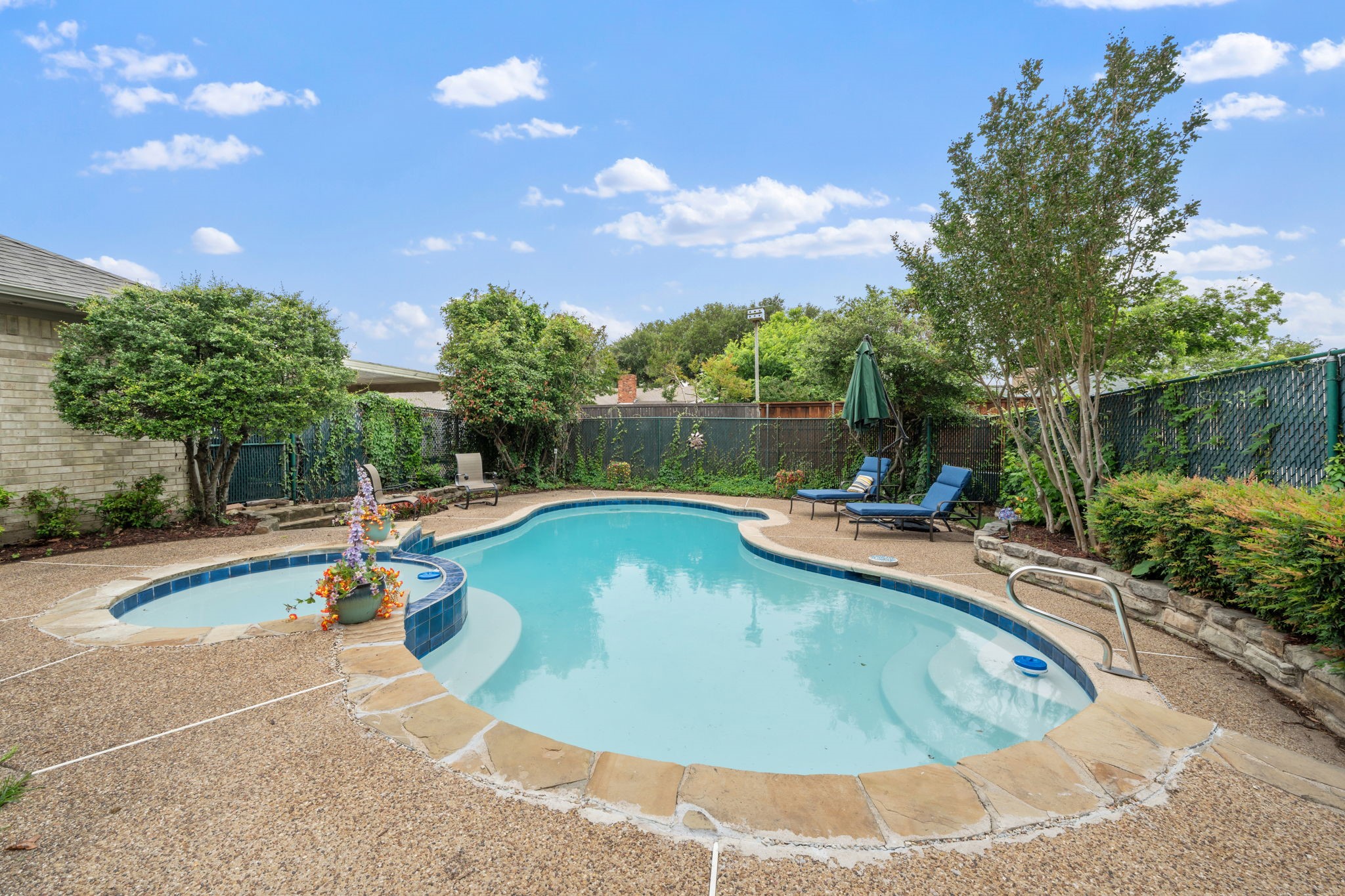 509 Kingsbridge Drive Garland TX 75040