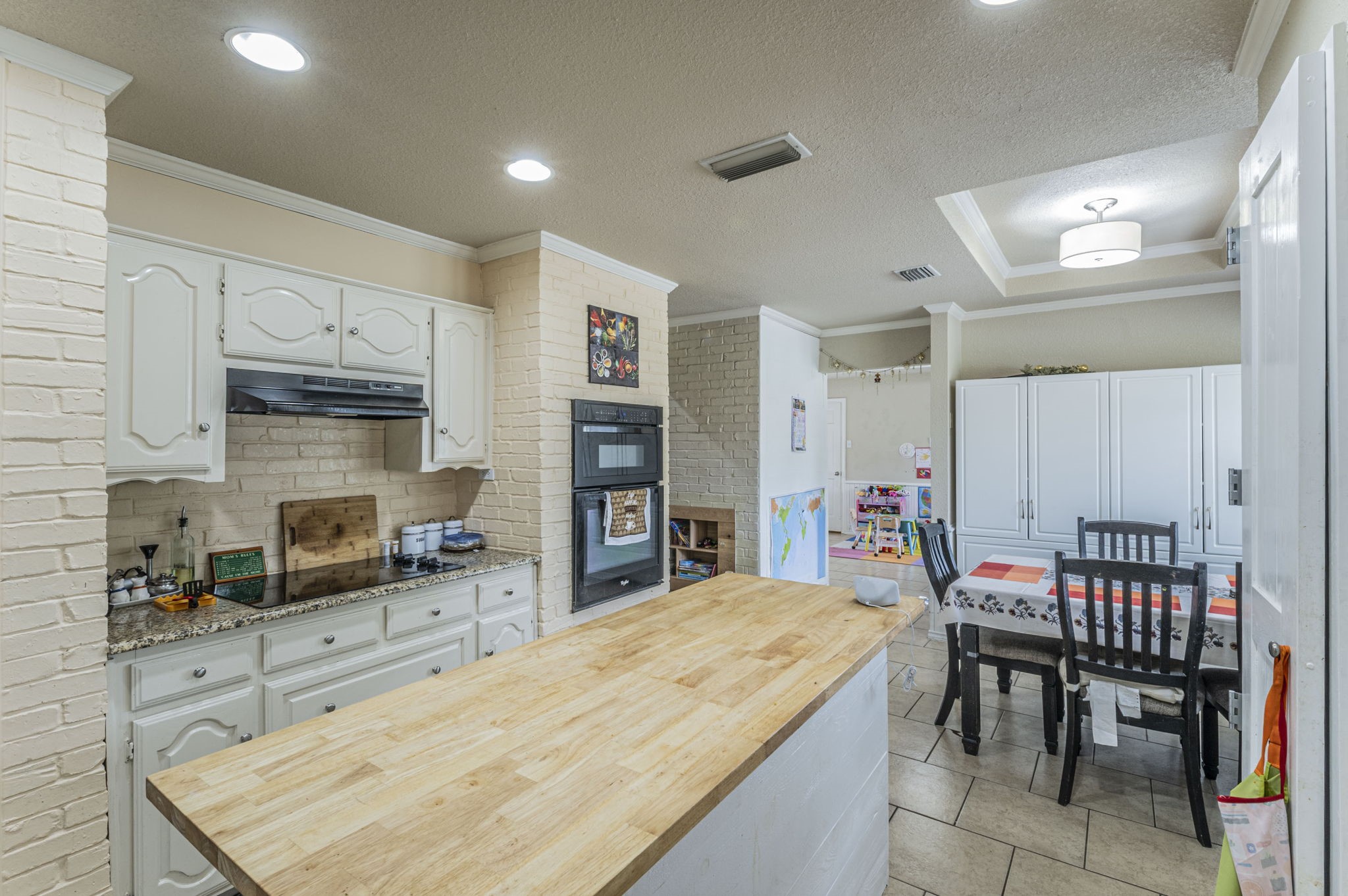 1500 Sunnyslope Drive Carrollton TX 75007
