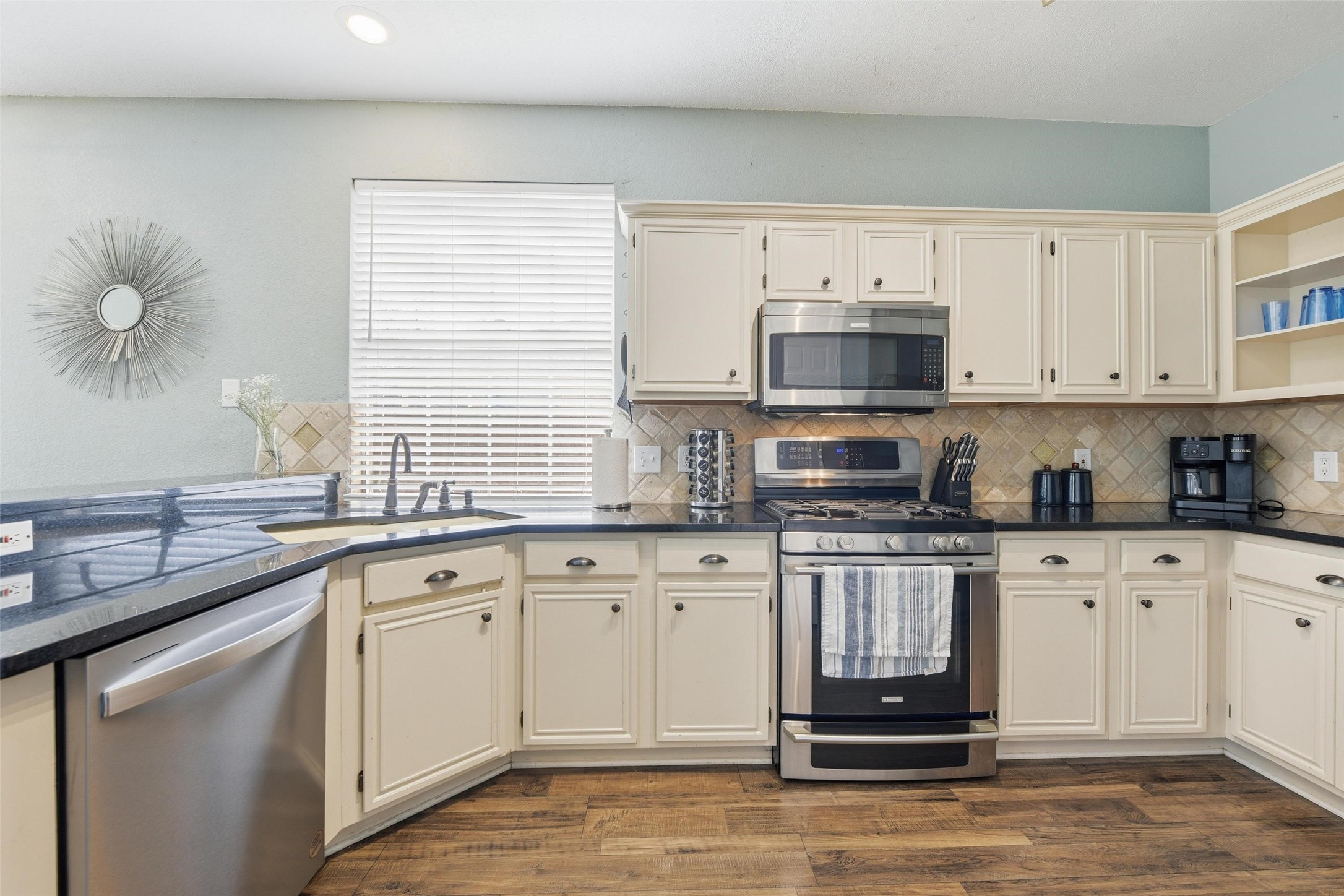 7232 Cross Keys Drive North Richland Hills TX 76182