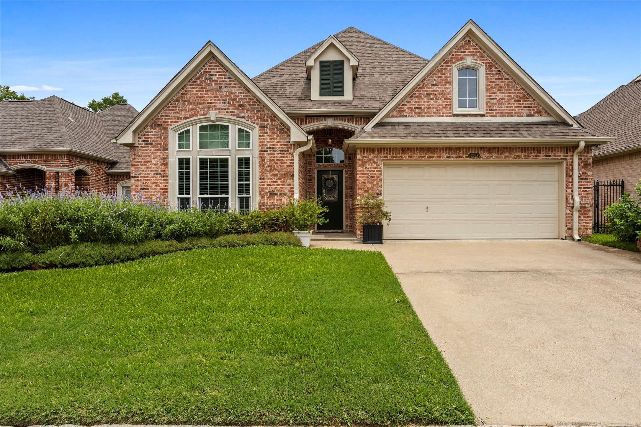 2309 Strait Lane Arlington TX 76013