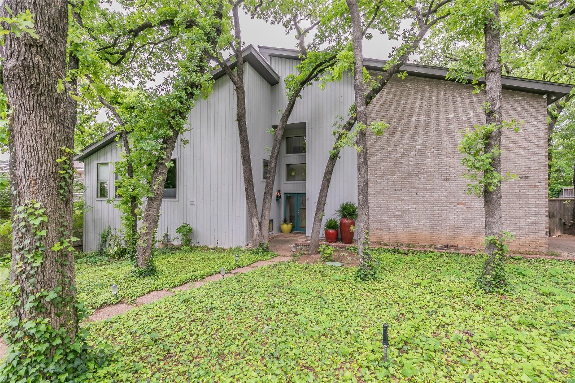 1502 Riverview Drive Arlington TX 76012