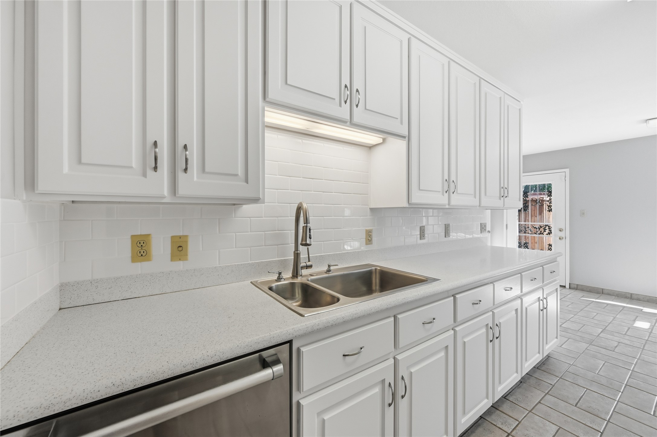 11832 High Valley Drive Dallas TX 75234