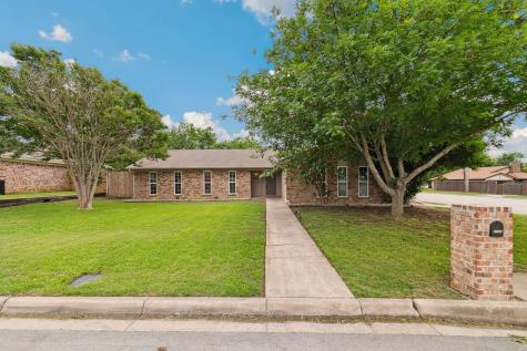 6700 Greendale Court North Richland Hills TX 76182