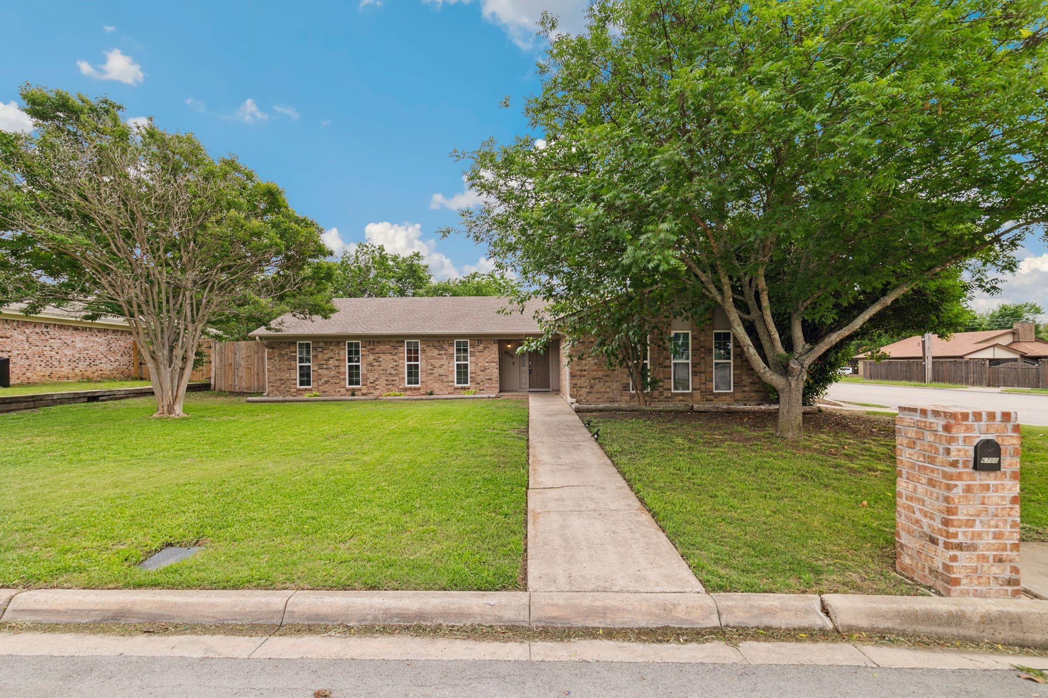 6700 Greendale Court North Richland Hills TX 76182