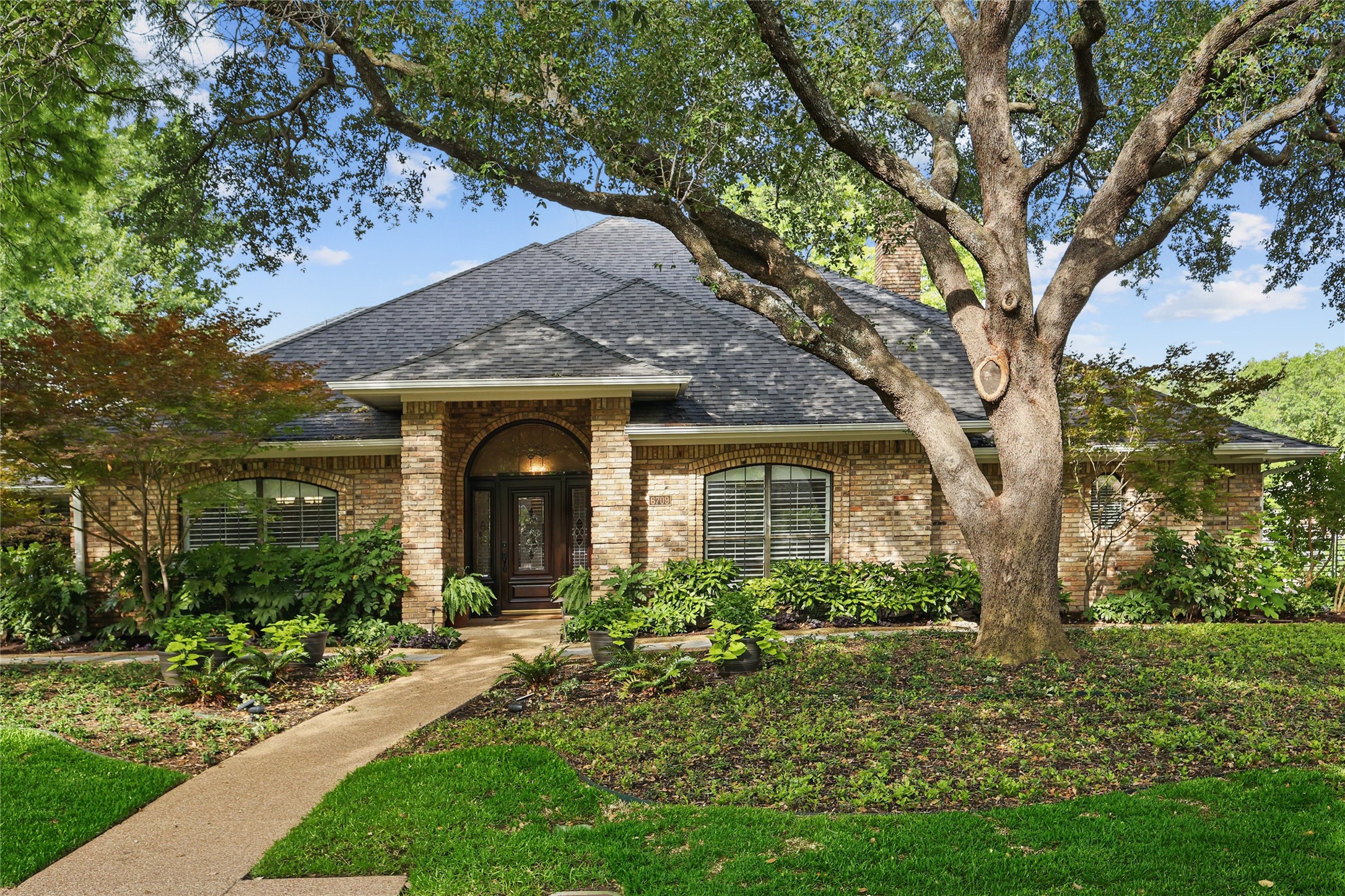 6709 Ashbrook Drive Fort Worth TX 76132