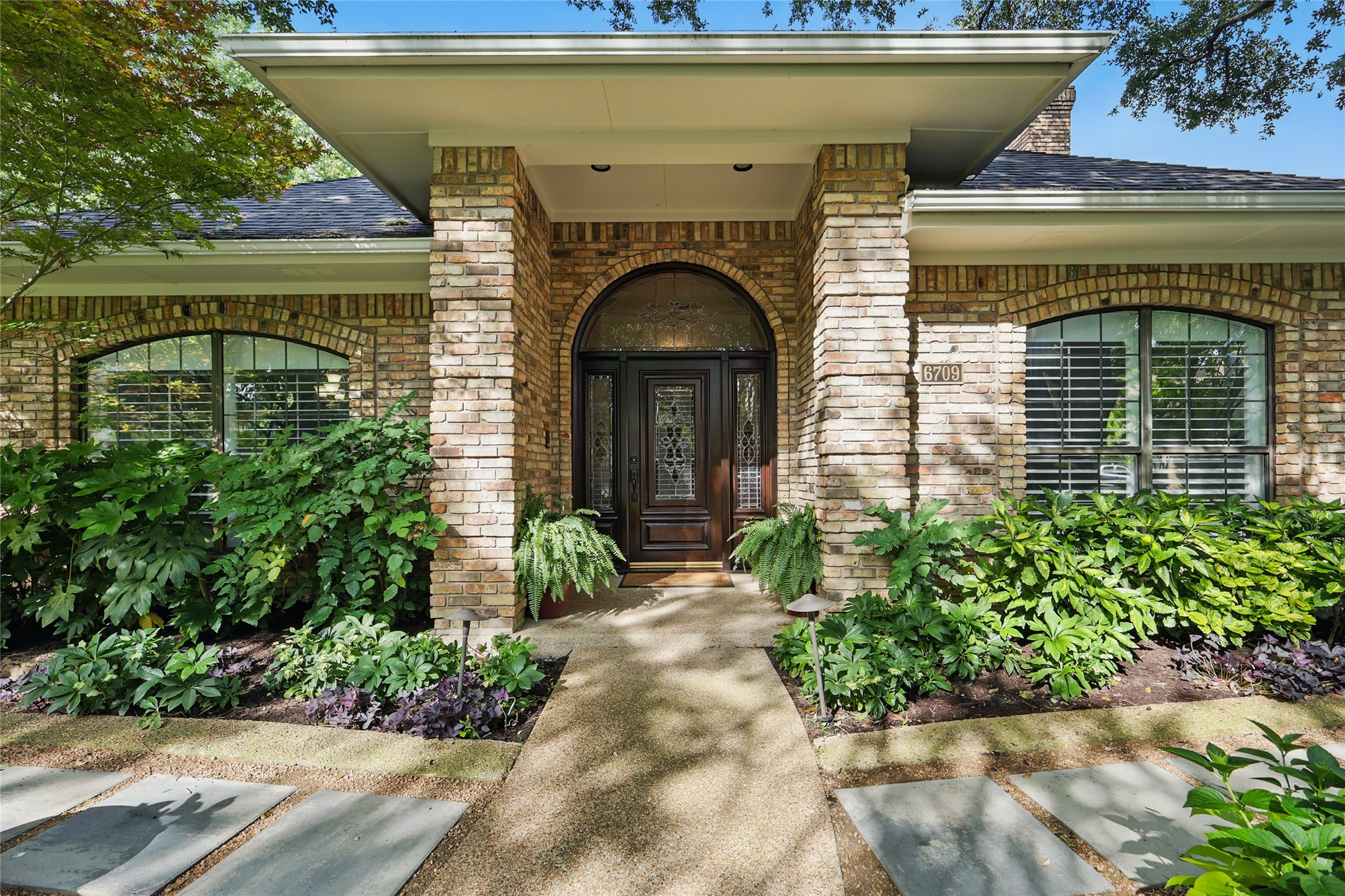 6709 Ashbrook Drive Fort Worth TX 76132