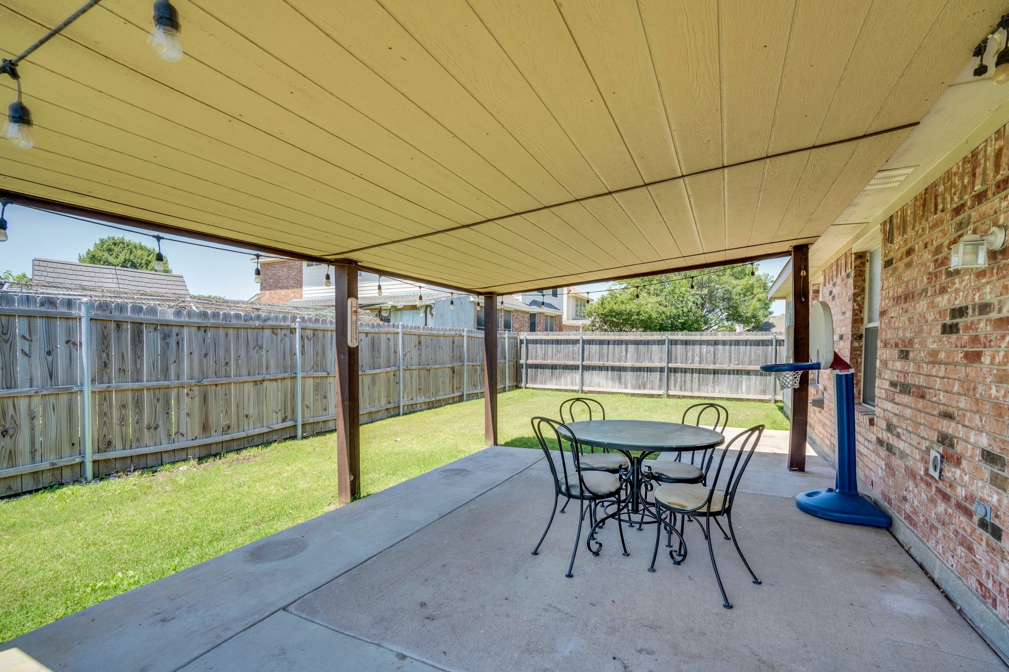 6516 Fairglen Drive Arlington TX 76002