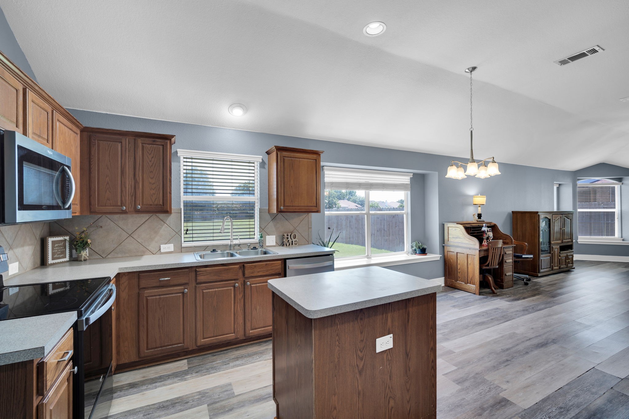 6516 Fairglen Drive Arlington TX 76002