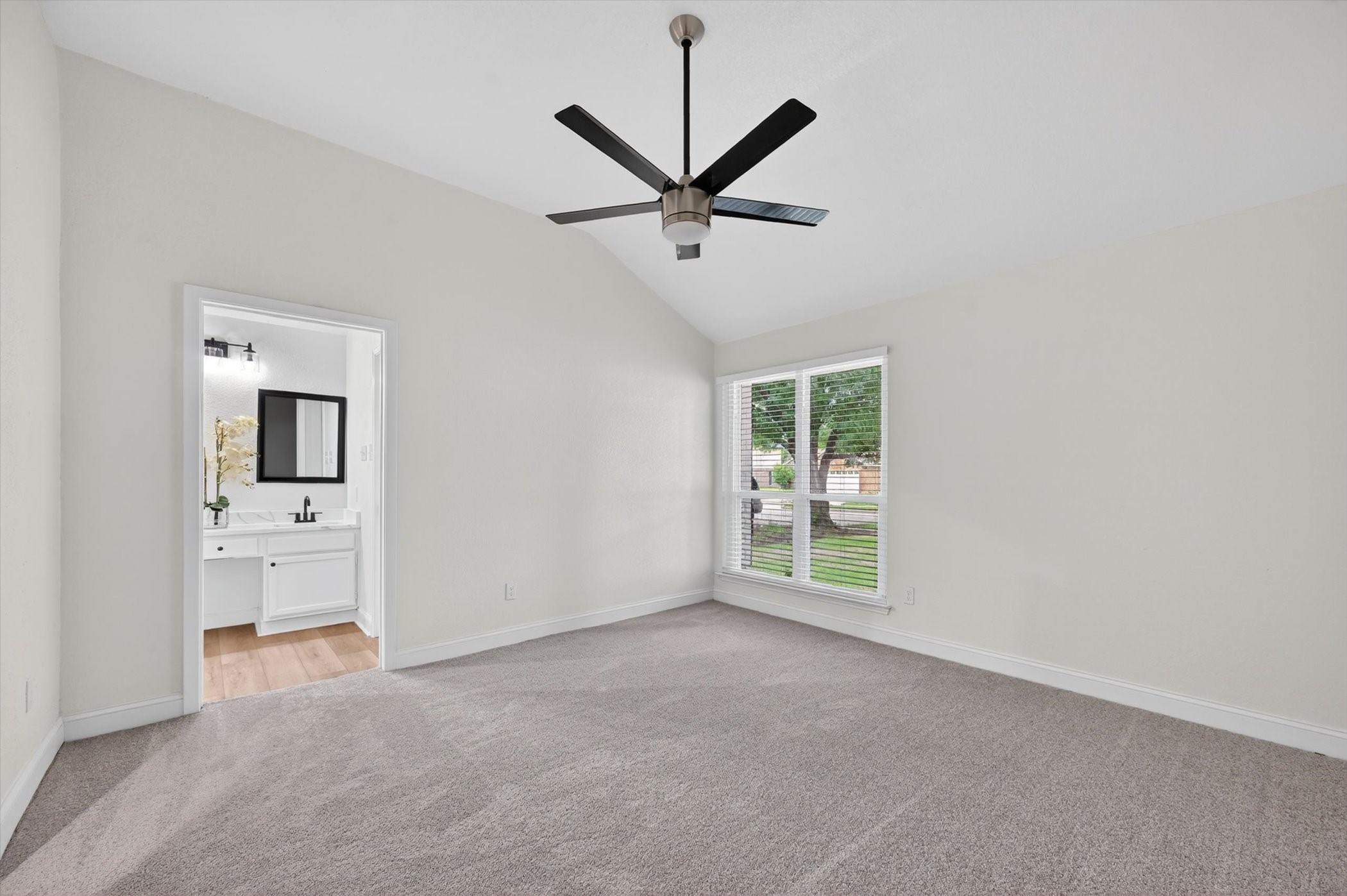2832 Red Oak Drive Grand Prairie TX 75052