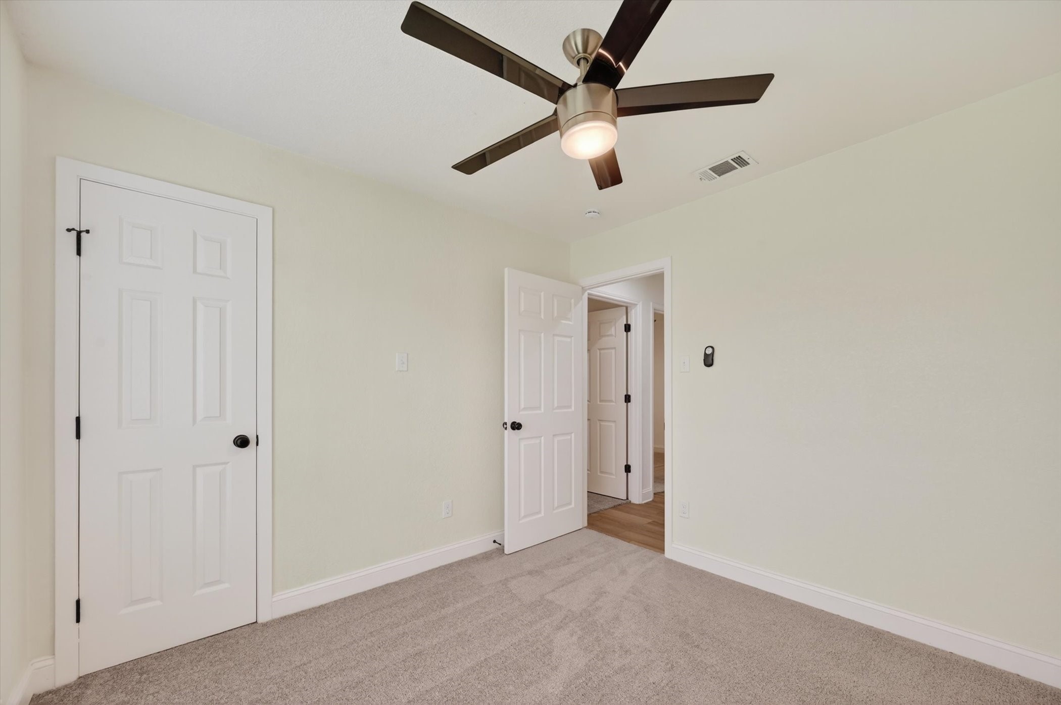 2832 Red Oak Drive Grand Prairie TX 75052