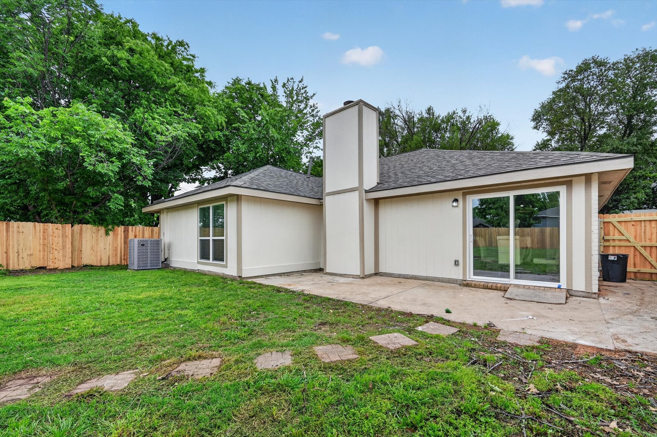 2832 Red Oak Drive Grand Prairie TX 75052