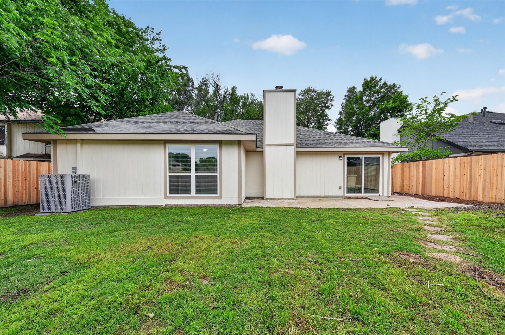 2832 Red Oak Drive Grand Prairie TX 75052