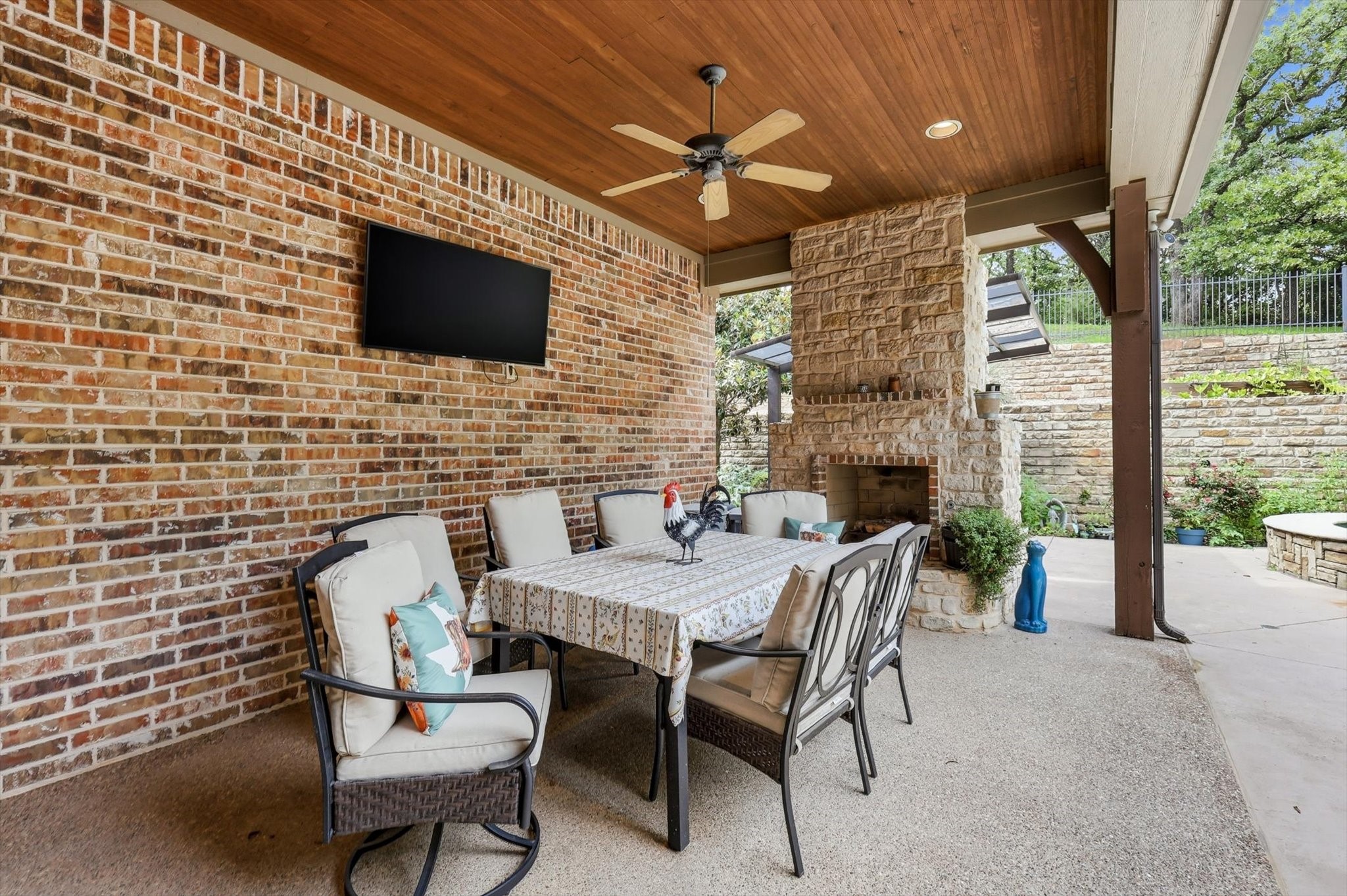 686 Knob Hill Court Argyle TX 76226
