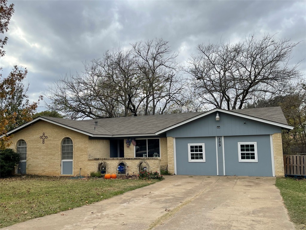 305 N Trail Street Crowley TX 76036