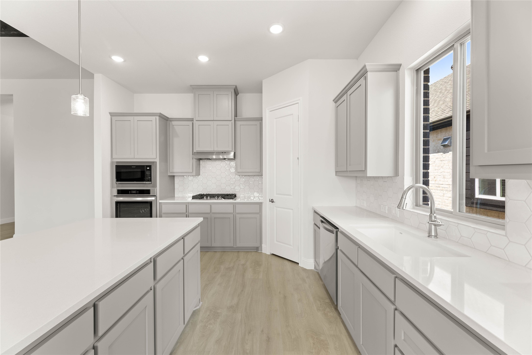 1019 Moss Grove Trail Justin TX 76247