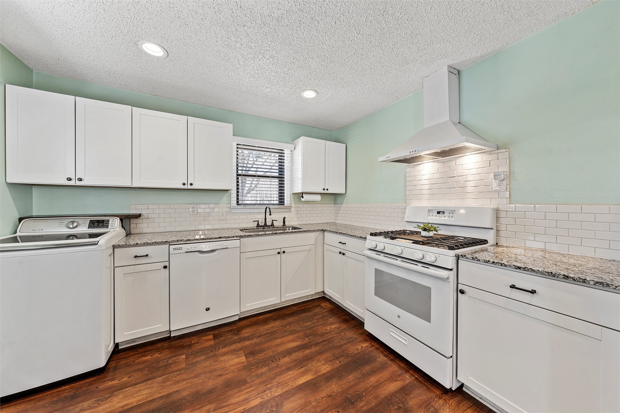 216 Avenue I Lacy Lakeview TX 76705