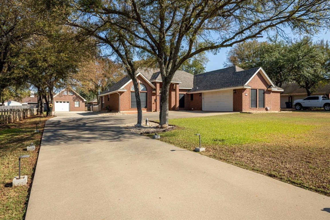 302 Bonita Drive Granbury TX 76049
