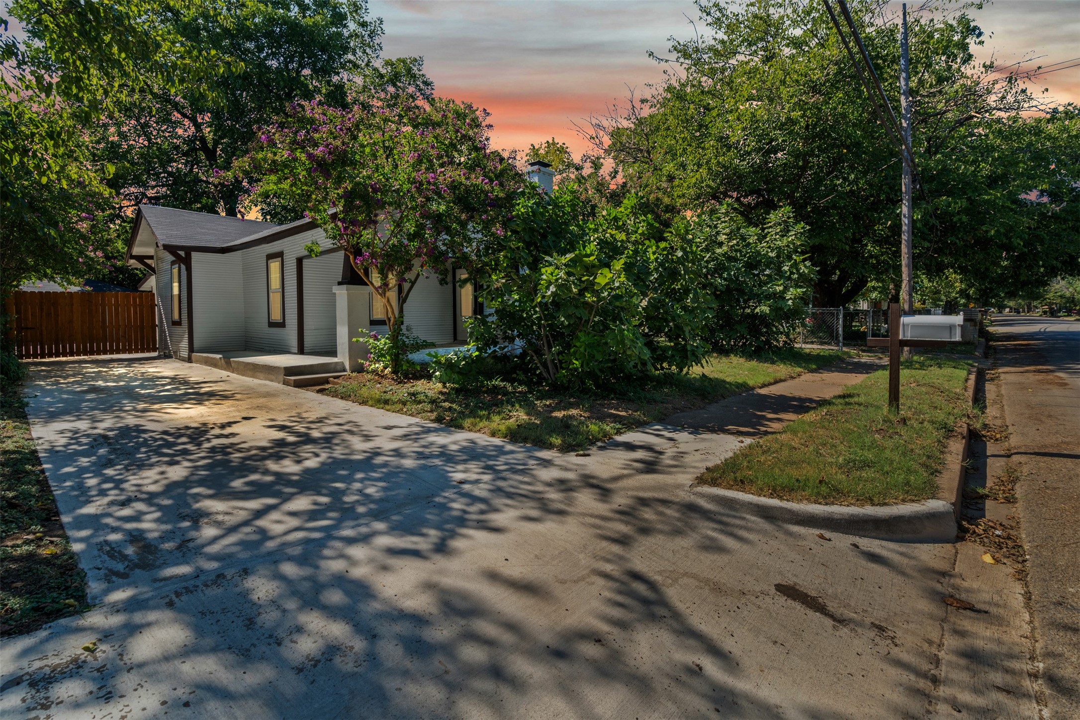 709 N Buffalo Avenue Cleburne TX 76033