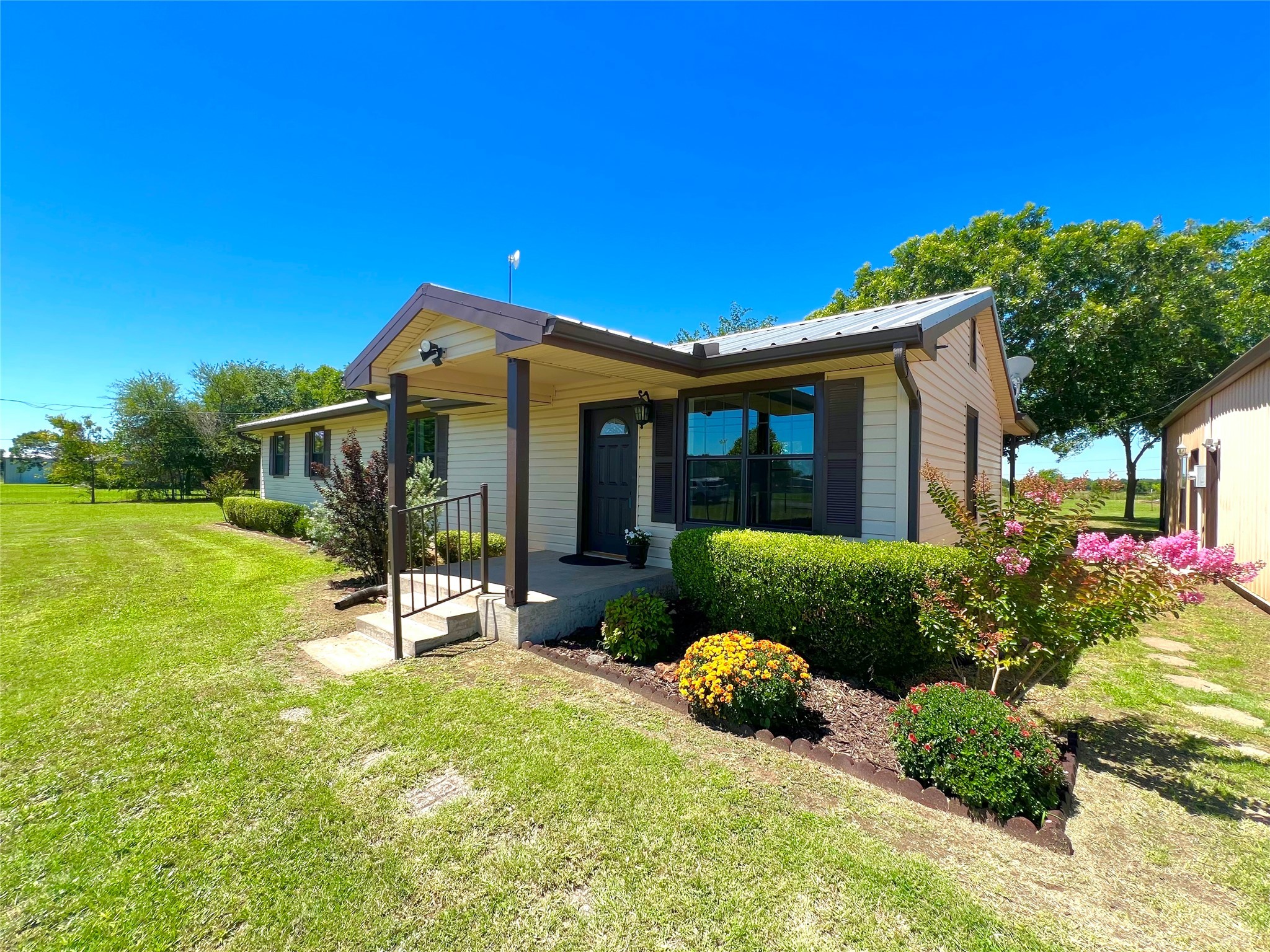 202 Vinyard Drive Waxahachie TX 75167