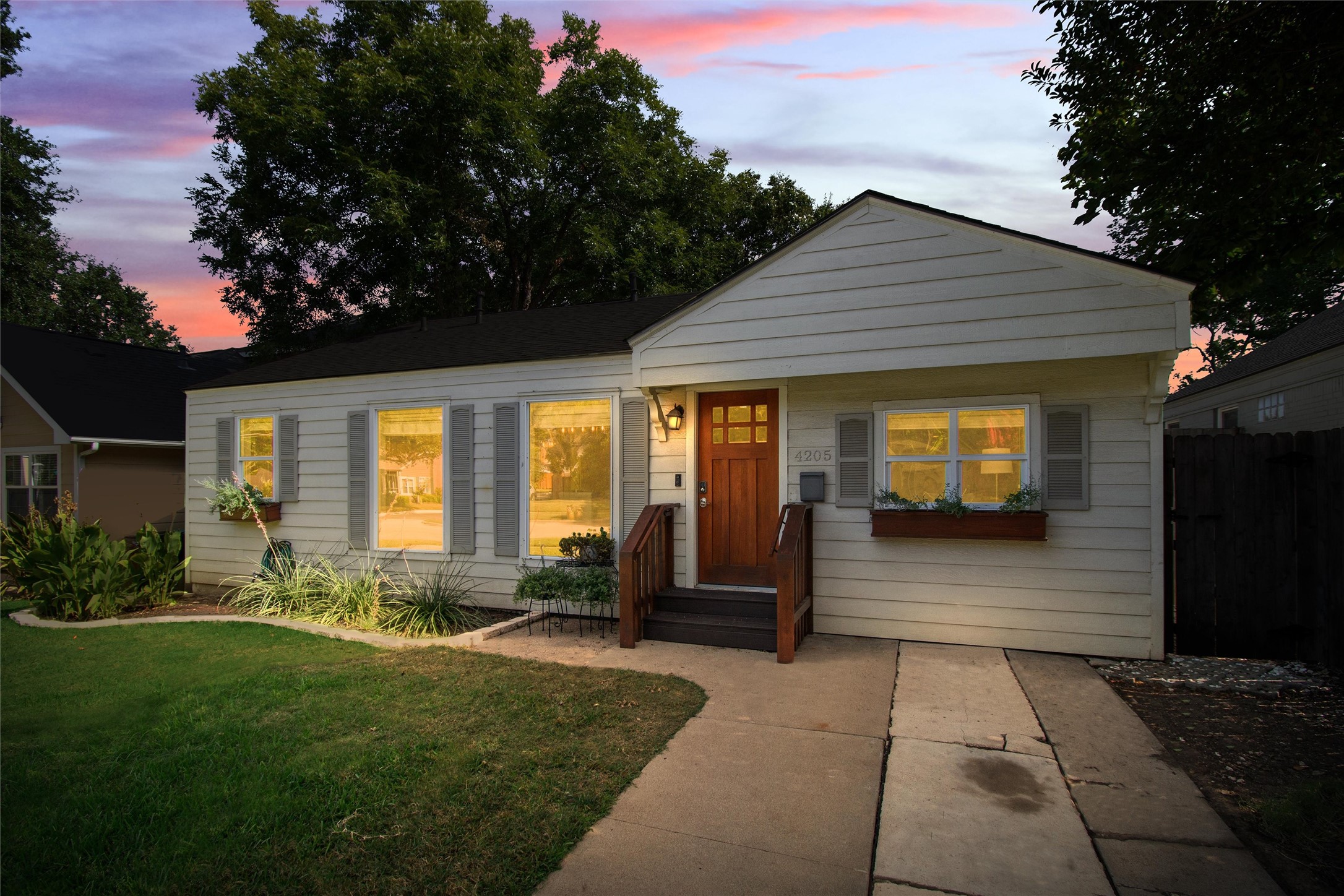4205 Donnelly Avenue Fort Worth TX 76107