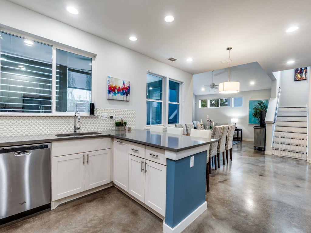 1052 Gallivant Lane Dallas TX 75218