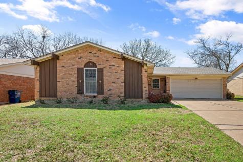 609 NW Lorna Street Burleson TX 76028