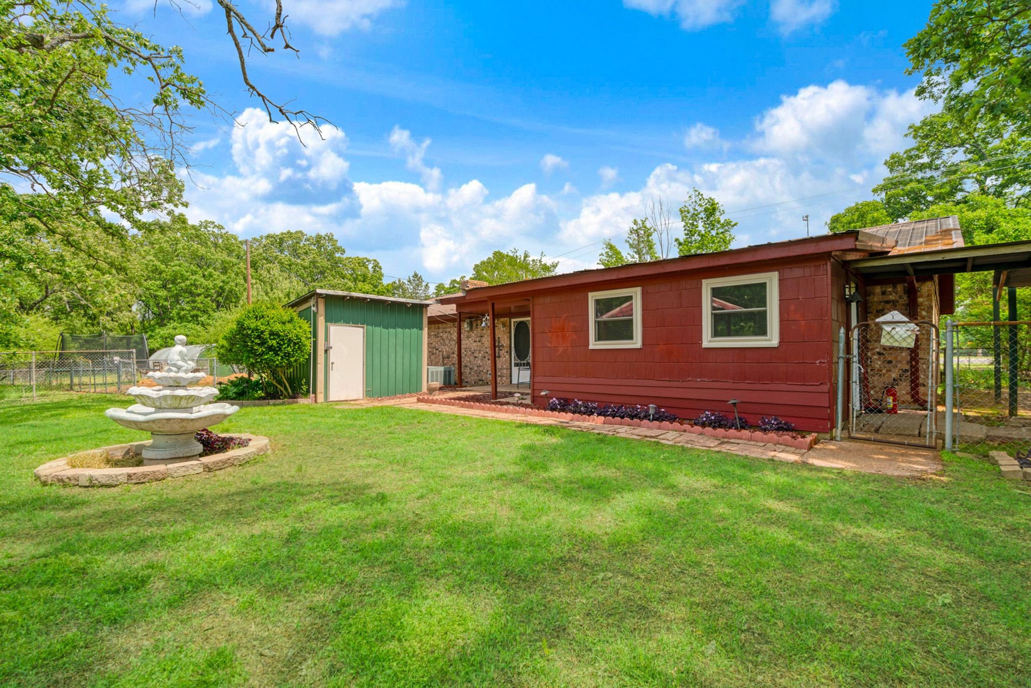 9157 N Highway 271 Powderly TX 75473