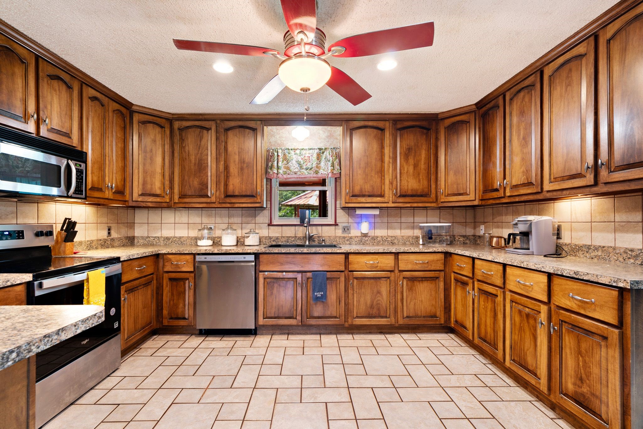 9157 N Highway 271 Powderly TX 75473