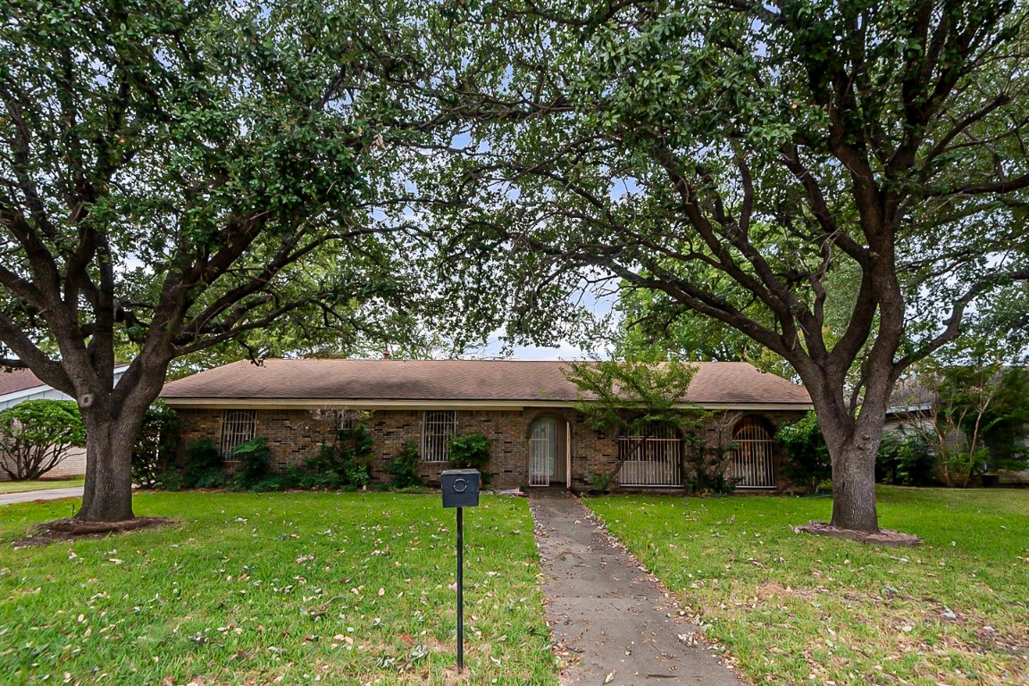 2112 Arlena Drive Arlington TX 76012