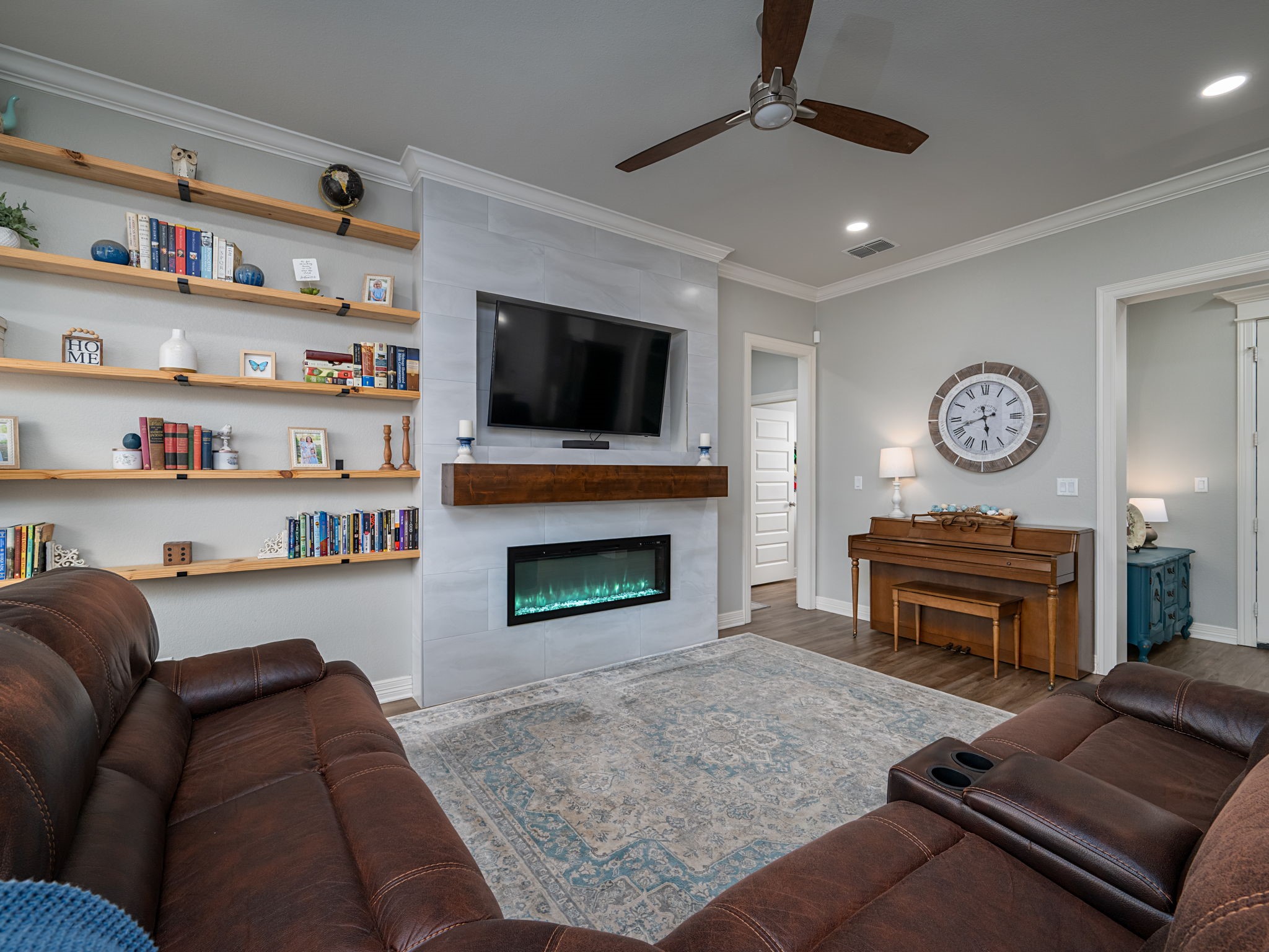 1803 Jessica Whitehouse TX 75791