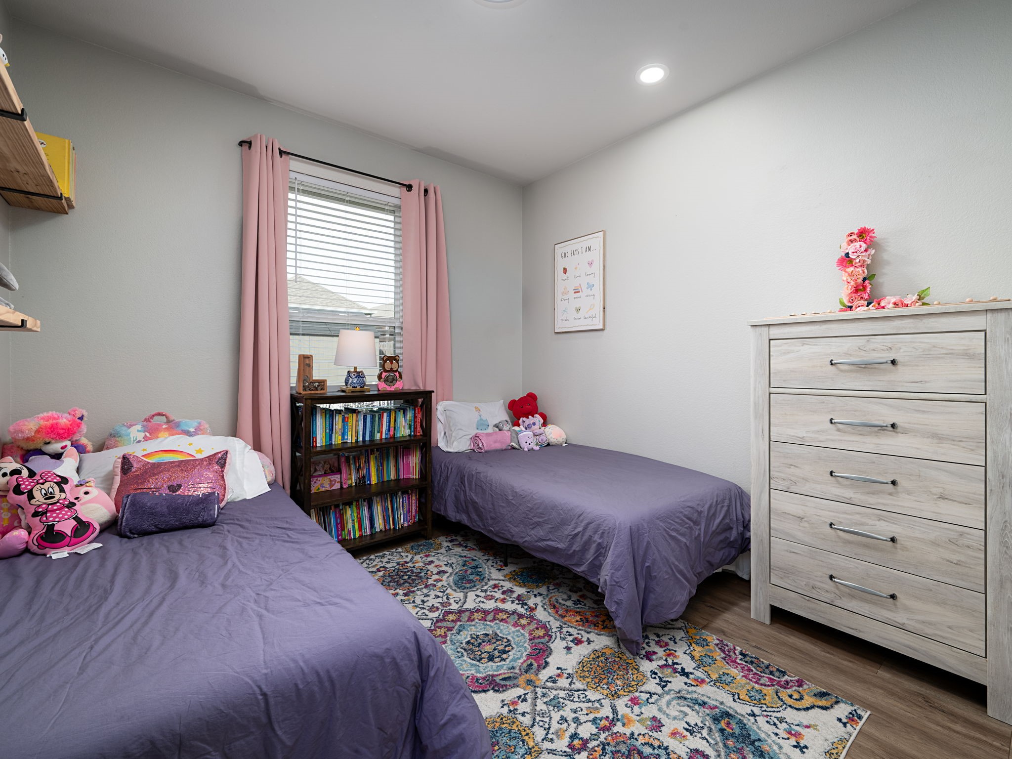 1803 Jessica Whitehouse TX 75791
