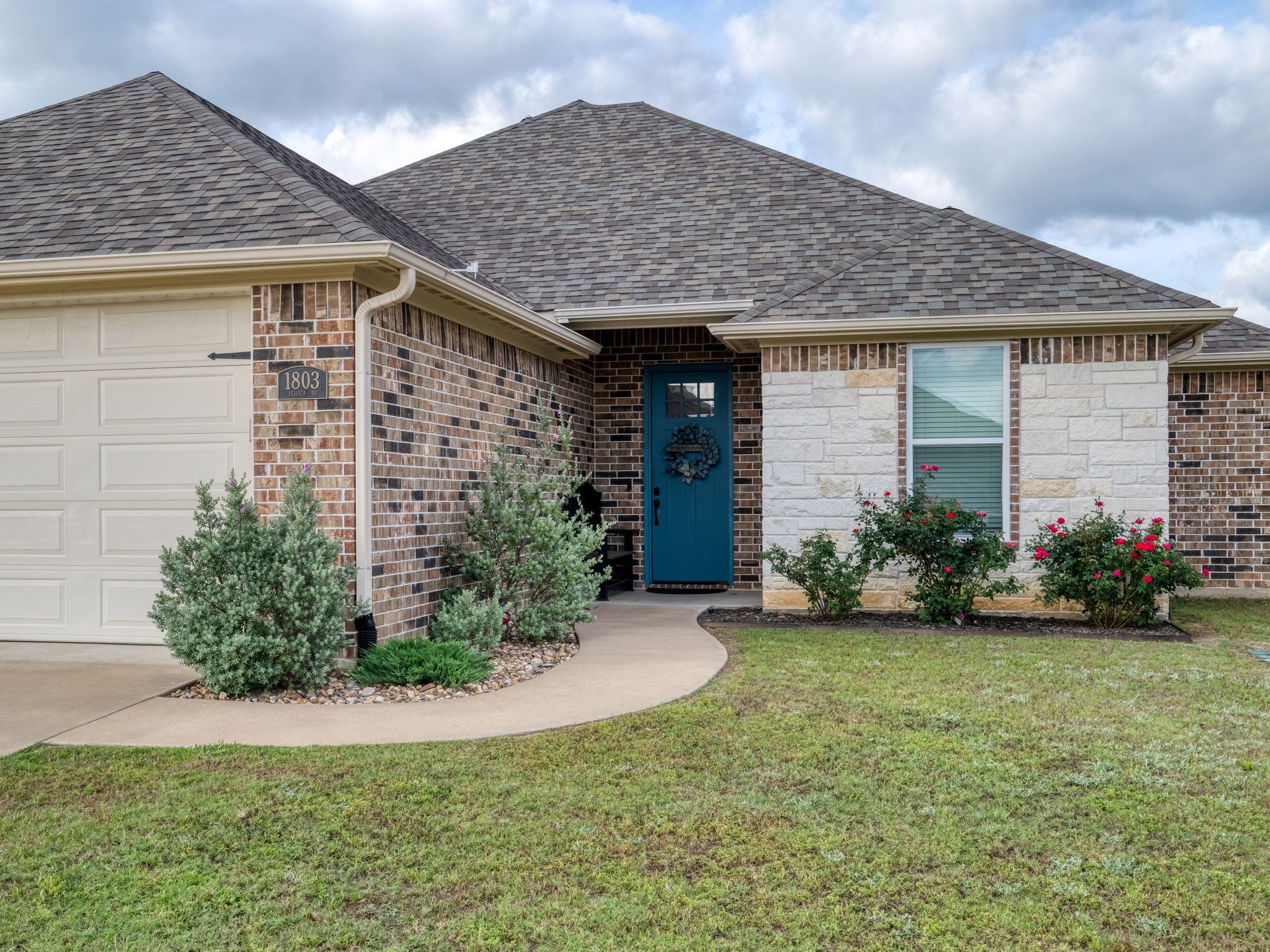 1803 Jessica Whitehouse TX 75791