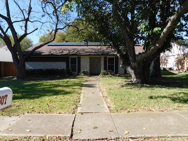1507 Creekwood Lane Mesquite TX 75149