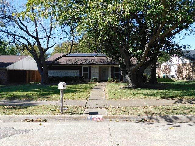 1507 Creekwood Lane Mesquite TX 75149