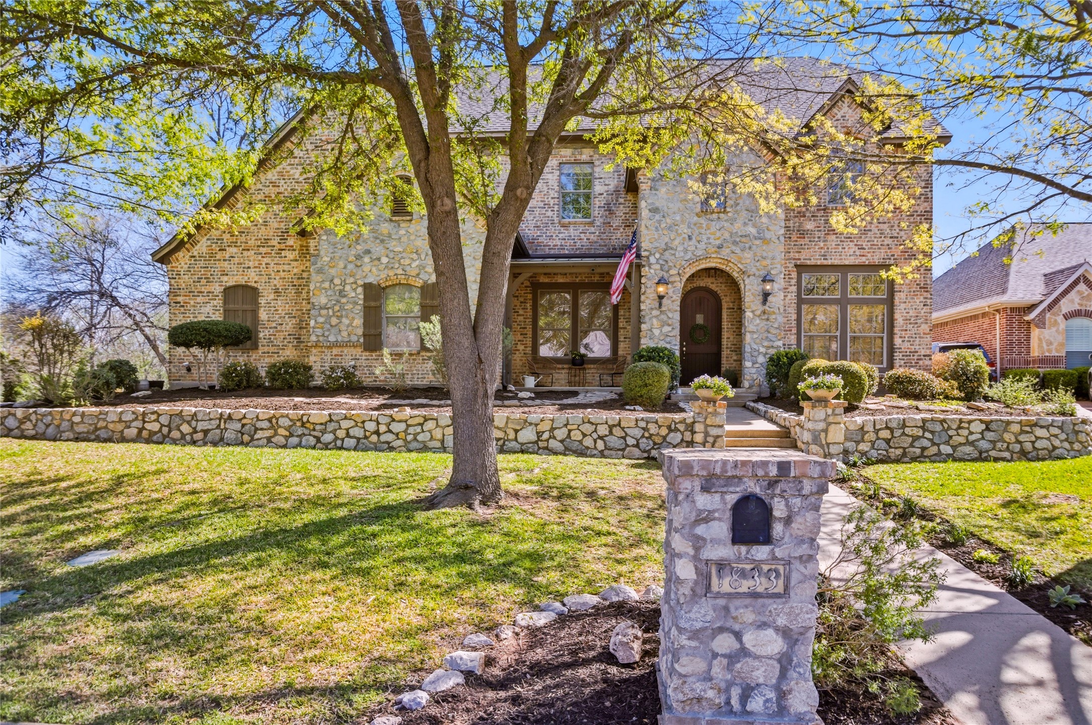 1833 Southpark Drive Arlington TX 76013