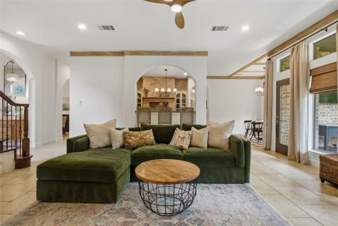 1833 Southpark Drive Arlington TX 76013