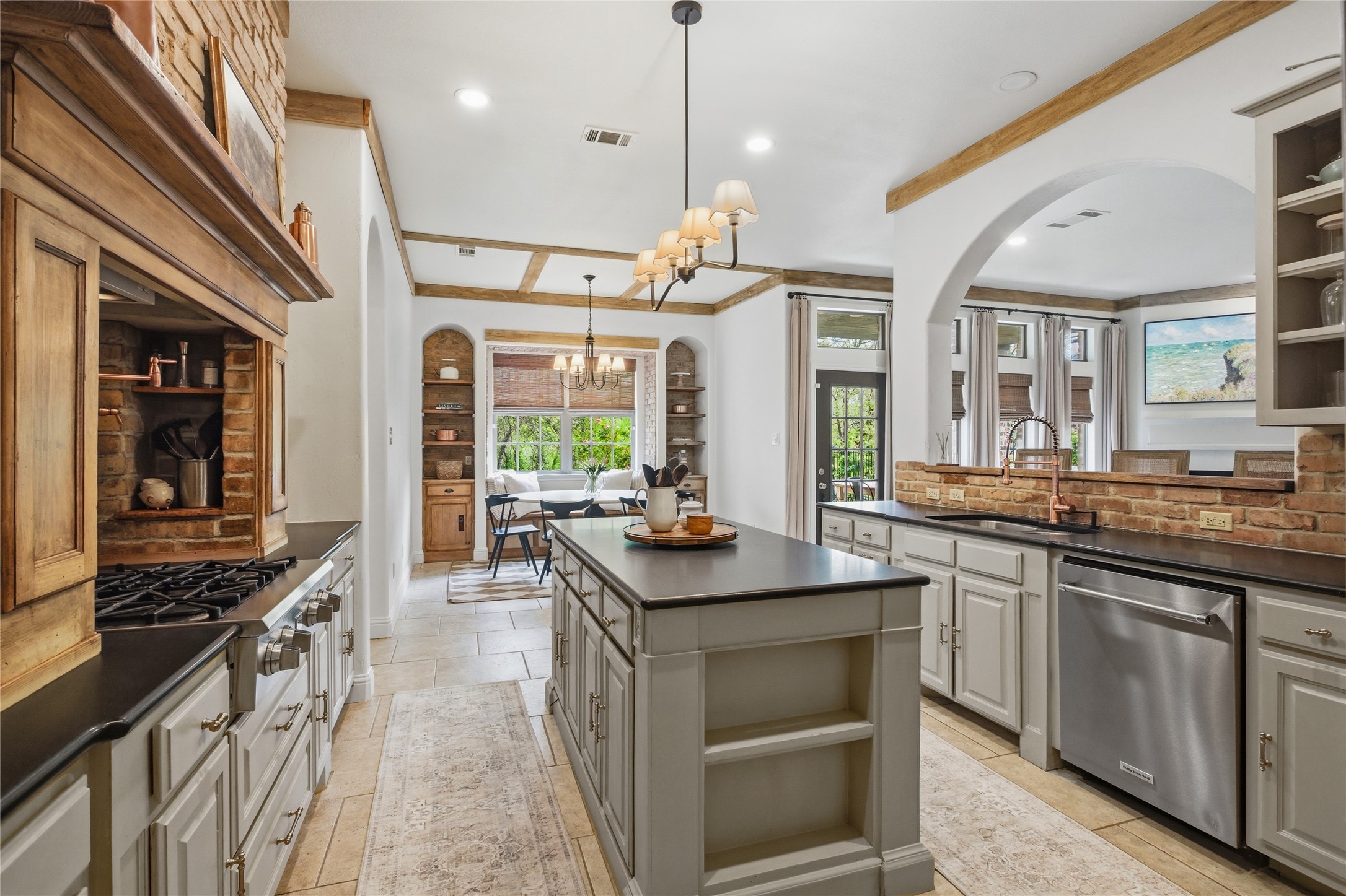 1833 Southpark Drive Arlington TX 76013