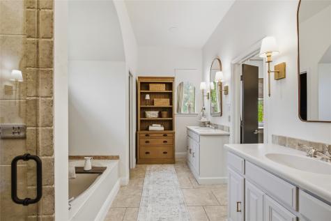 1833 Southpark Drive Arlington TX 76013