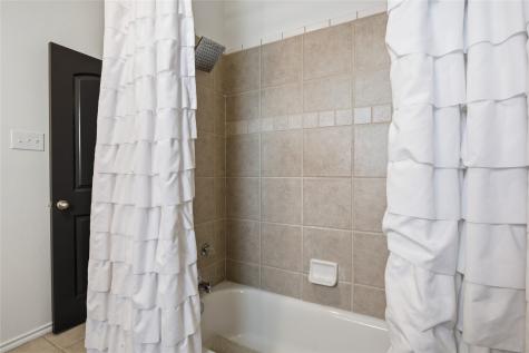 1833 Southpark Drive Arlington TX 76013