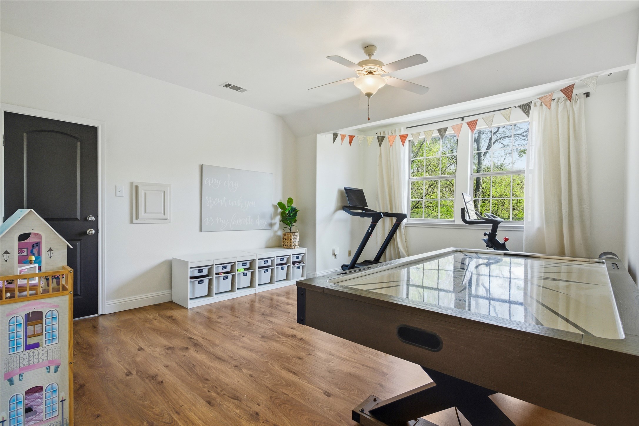 1833 Southpark Drive Arlington TX 76013