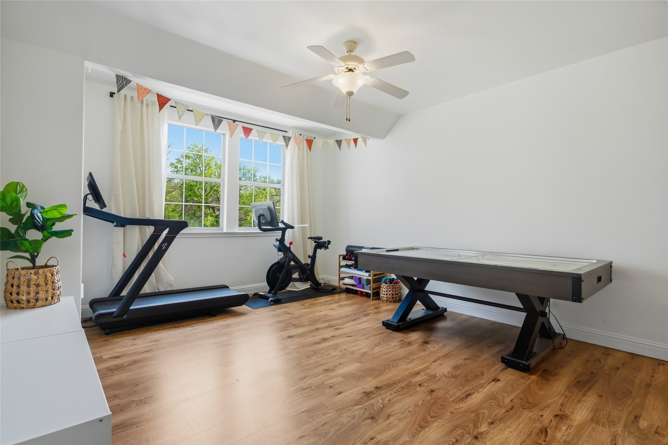 1833 Southpark Drive Arlington TX 76013