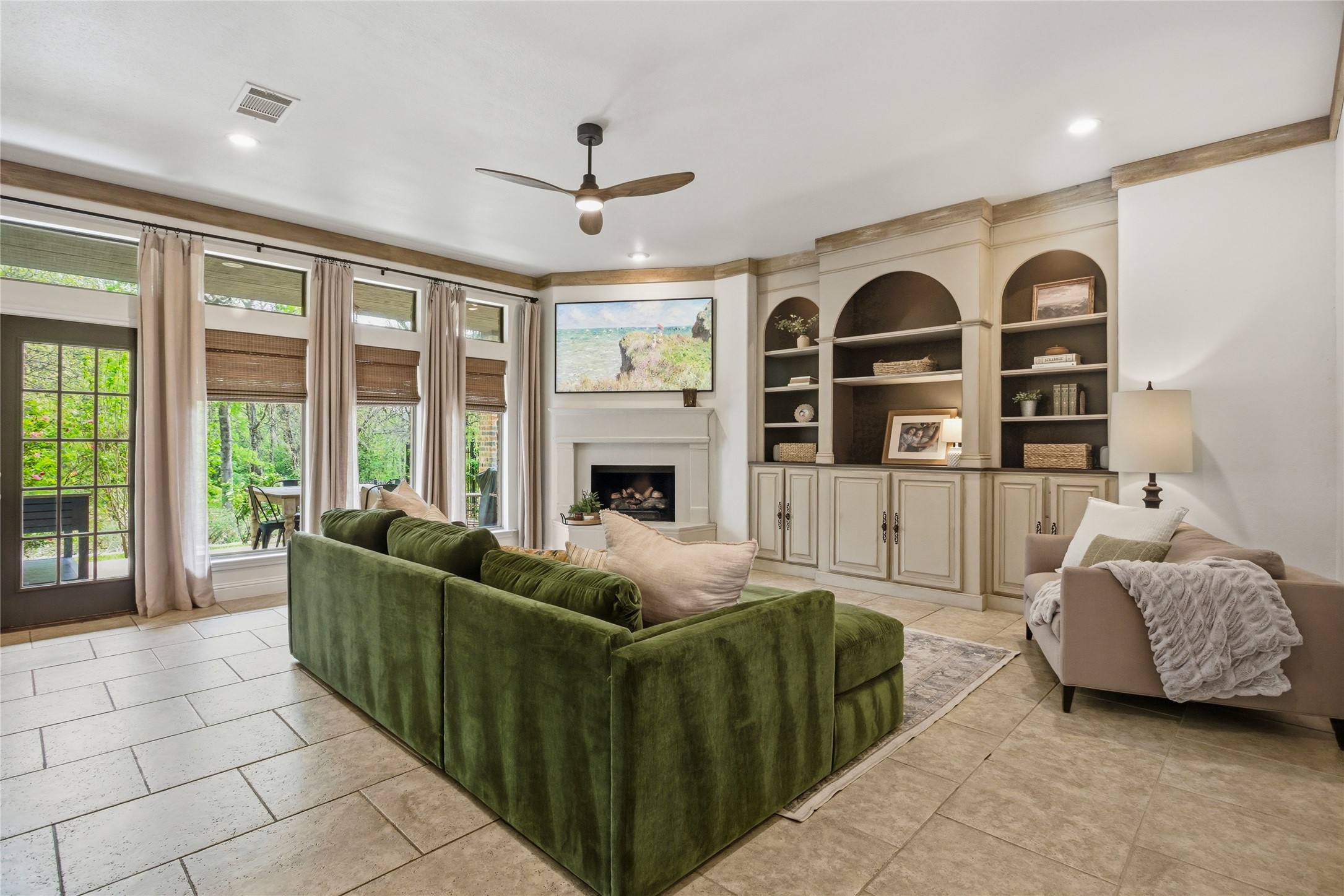 1833 Southpark Drive Arlington TX 76013