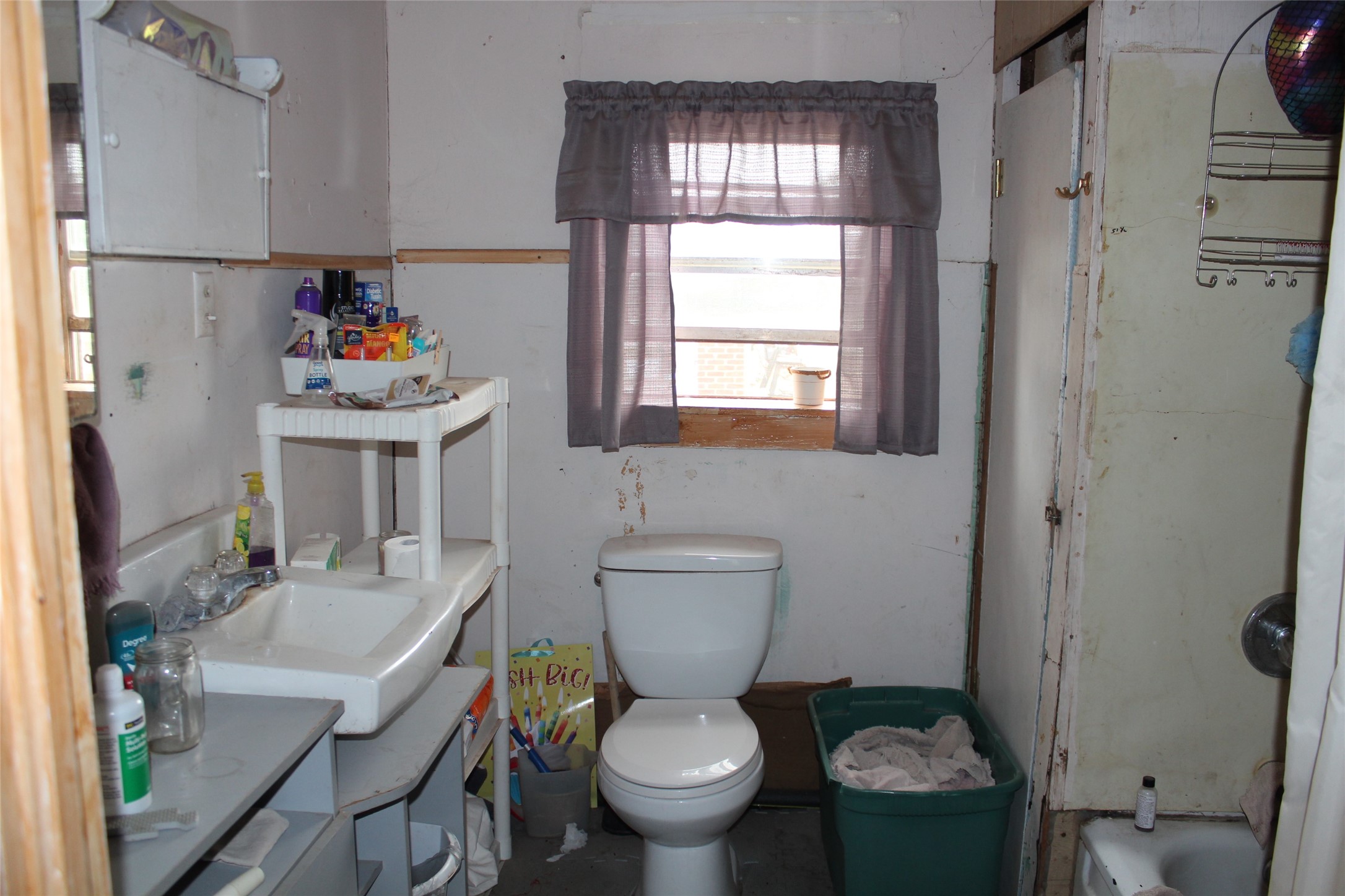 230 N Elm Avenue Munday TX 76371