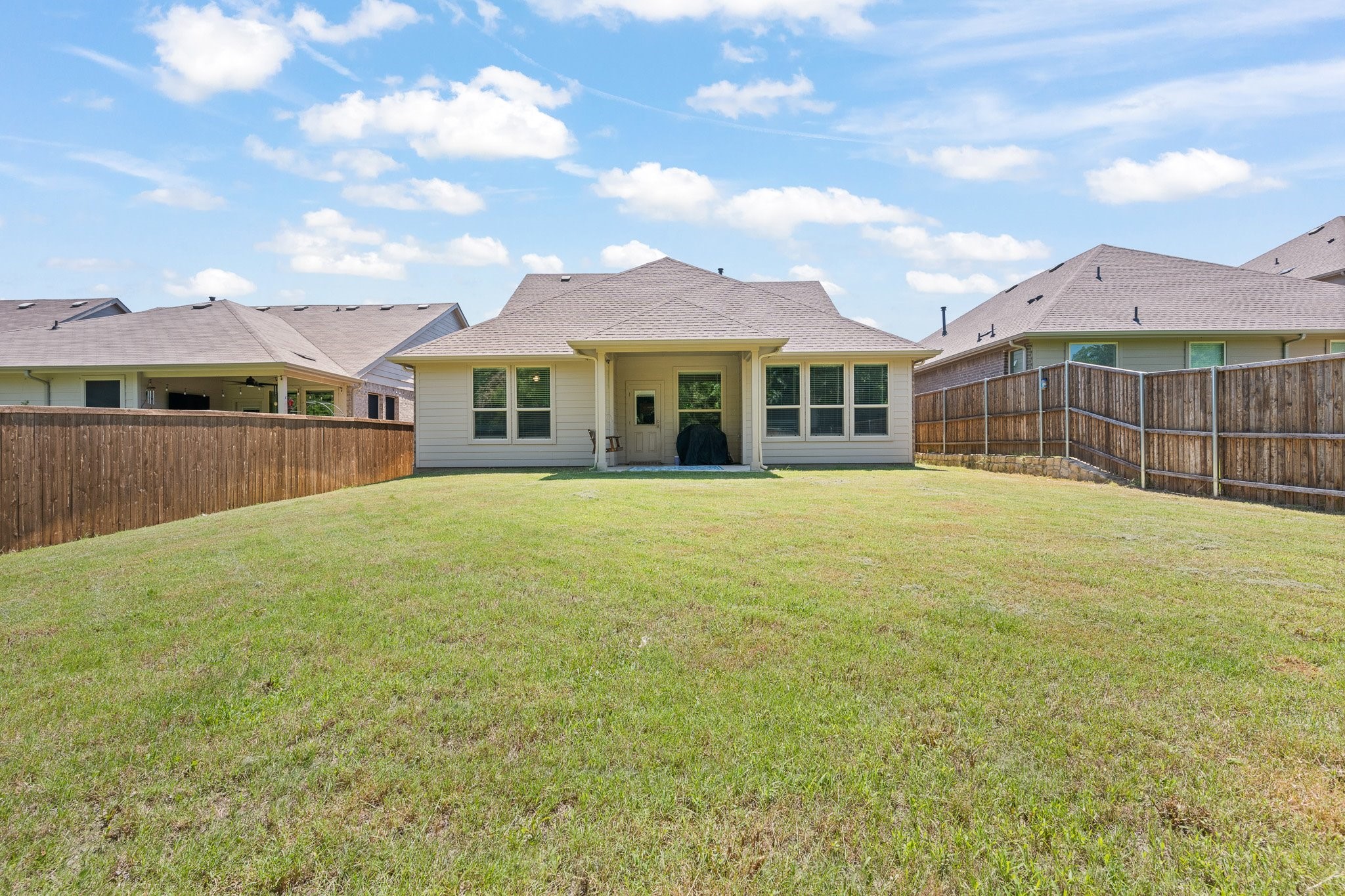 5709 Round Hill Road Denton TX 76210