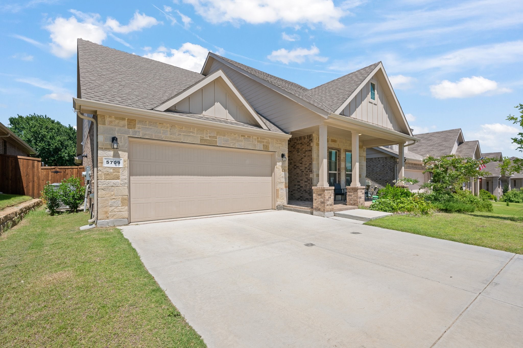 5709 Round Hill Road Denton TX 76210