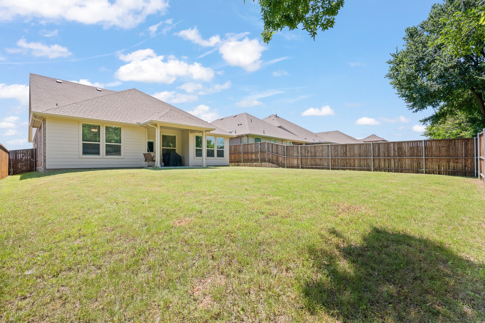 5709 Round Hill Road Denton TX 76210