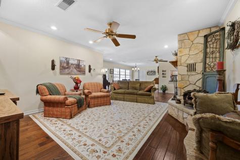 2010 N Beal Street Belton TX 76513