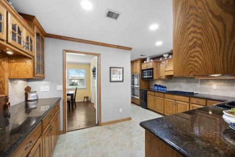 2010 N Beal Street Belton TX 76513