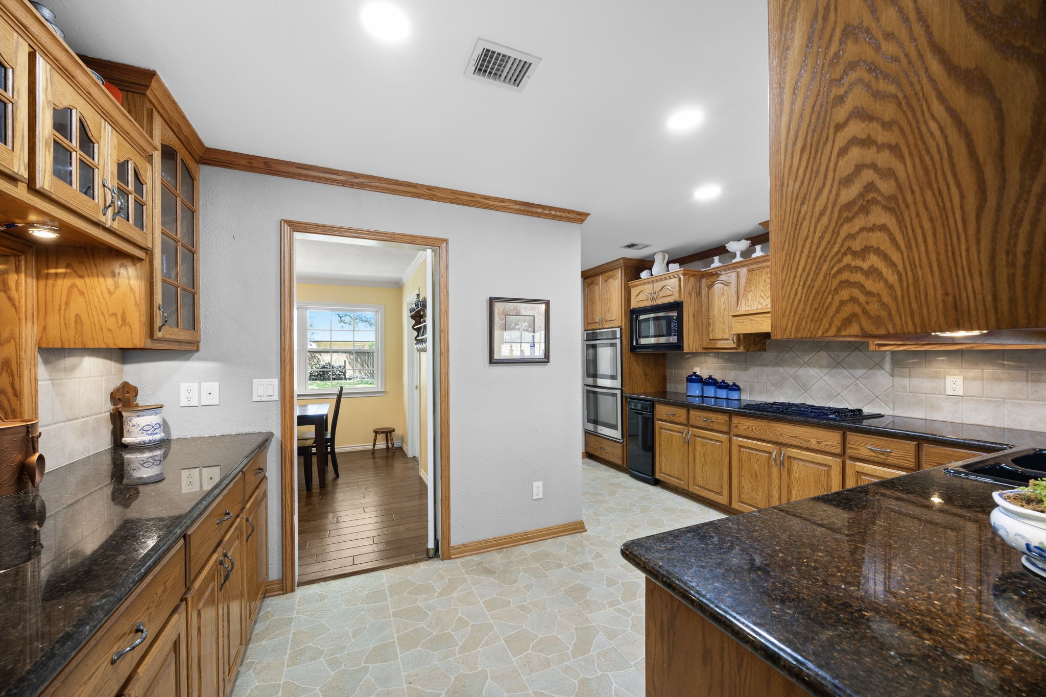 2010 N Beal Street Belton TX 76513