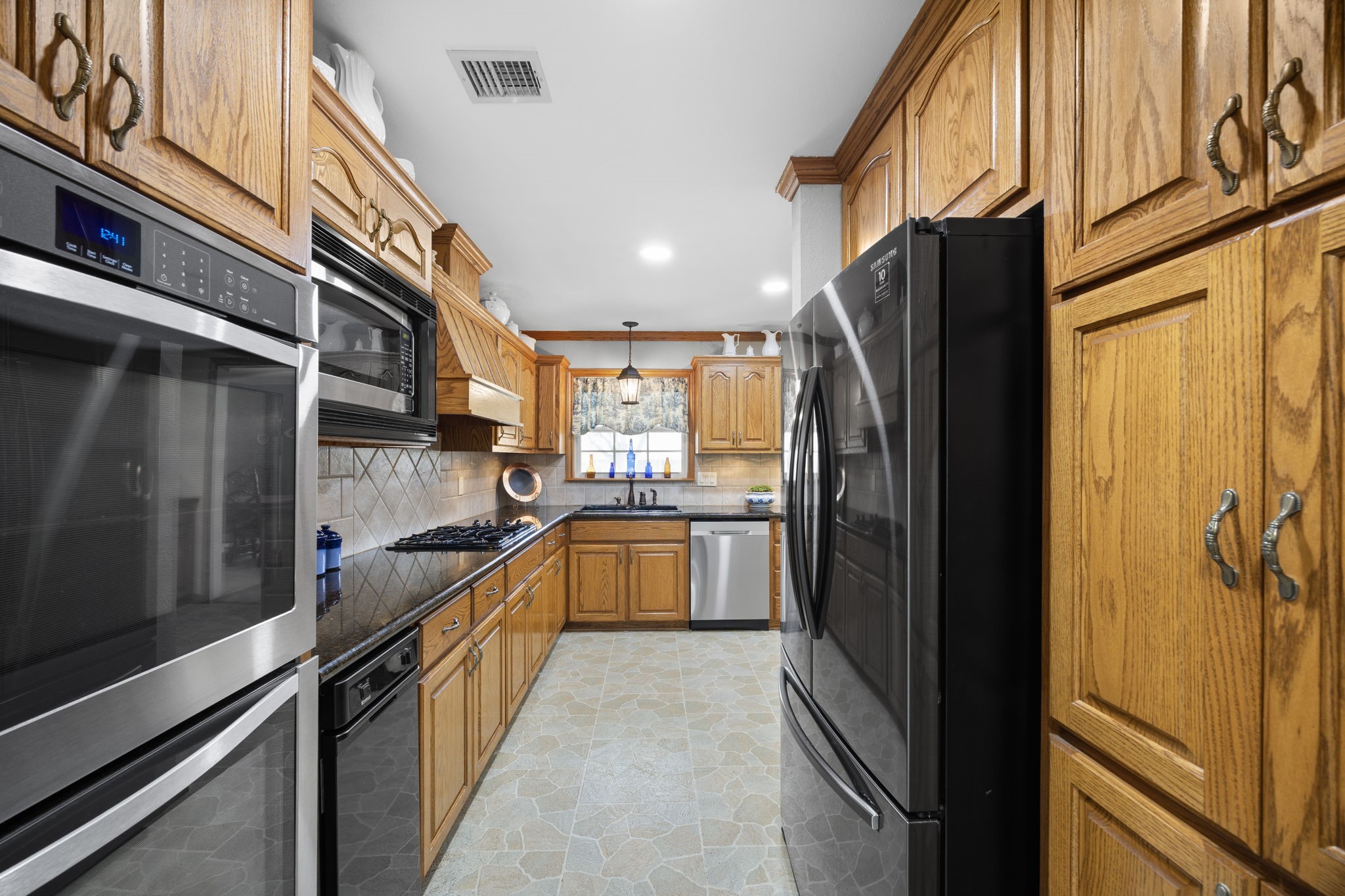 2010 N Beal Street Belton TX 76513